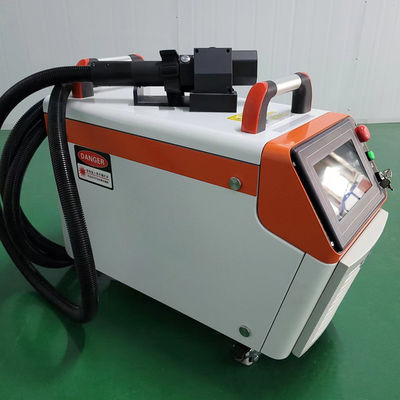 Nettoyeur portatif de laser de fibre de retrait de peinture d'huile de rouille de machine de nettoyage du laser 300W