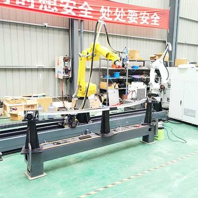 Machine de découpe laser 3D utilisée pour couper les bords et les trous de différentes pièces de tôle et pièces de revêtement